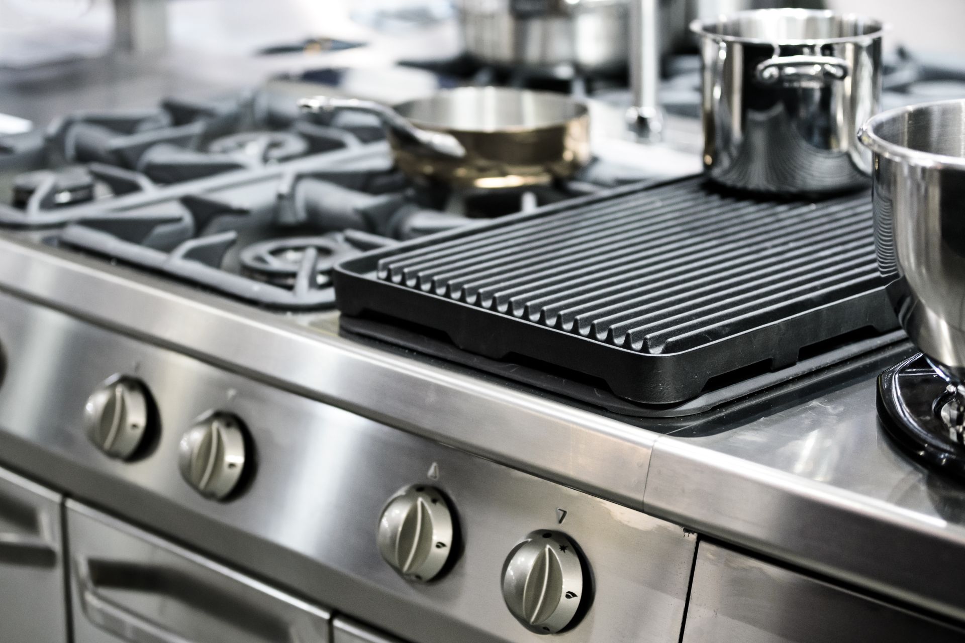 Chef’s Kitchens: Top 5 Must-Have Features