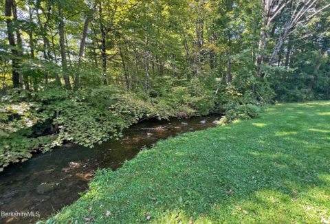 Stockbridge Colonial With Guest Quarters