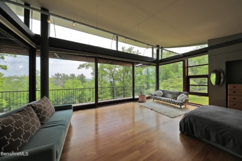stunning contemporary retreat